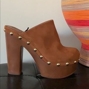 Clogs